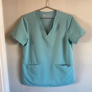 Casma 3 pocket scrub top in seafoam